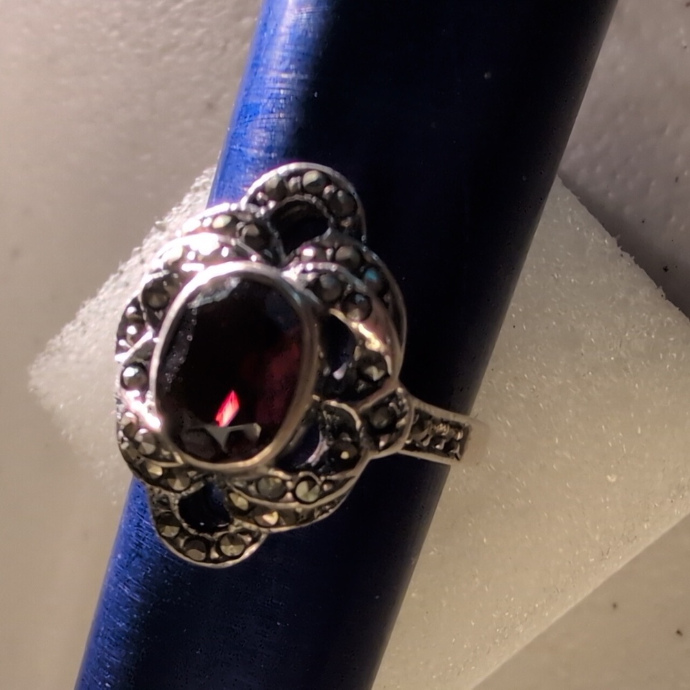 Sterling Silver Garnet And Marcasite Gemstone Ring - Picture 4 of 8